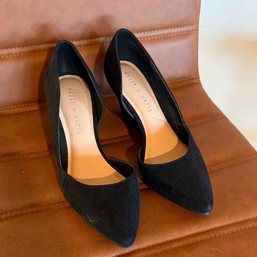 Kelly & Katie Black Suede Heels